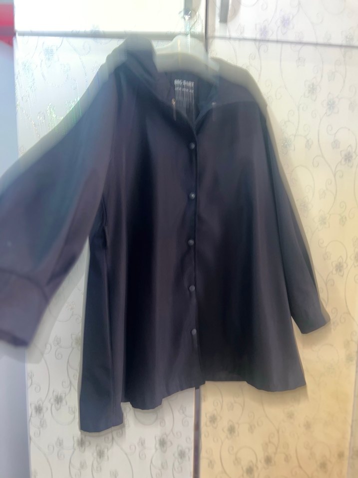 Siyah Düğmeli Midi Kadın Yağmurluk - Görsel 3