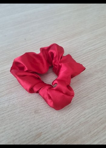 Kırmızı Saten Lastikli Saç Tokası - Görsel 2