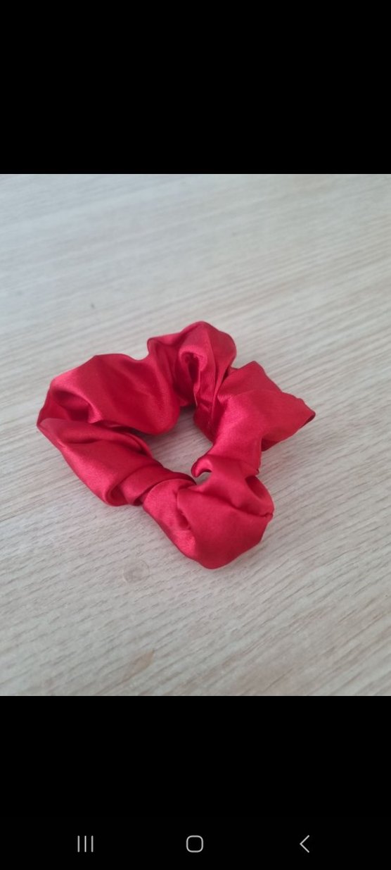 Kırmızı Saten Lastikli Saç Tokası - Görsel 2