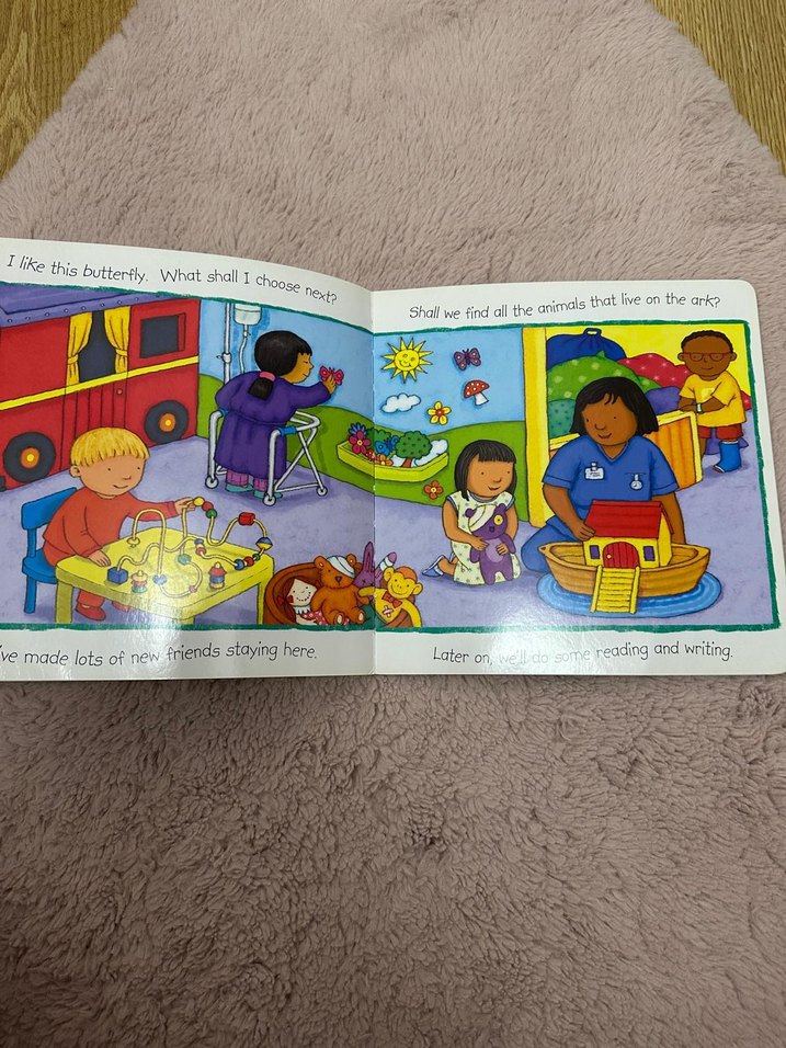 İlk Kez Hastanede - İngilizce Çocuk Kitabı - Görsel 2