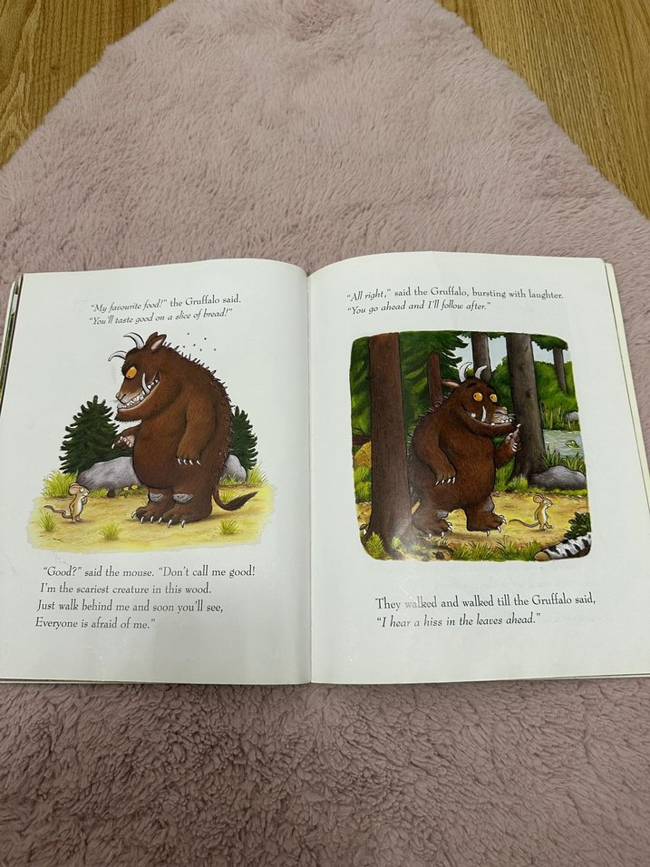 One Mole Digging A Hole İngilizce Çocuk Kitabı - Görsel 2