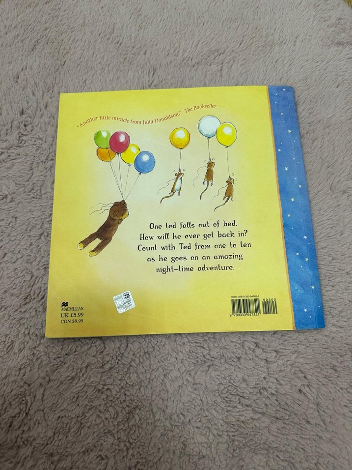 One Ted Yataktan Düştü - İngilizce Çocuk Kitabı - Görsel 3