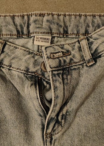 10 11 Yaş Kız Çocuk Nakışlı ve Boncuk Detaylı Gri Mini Kot Şort - Görsel 2