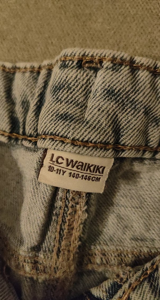 10 11 Yaş Kız Çocuk Nakışlı ve Boncuk Detaylı Gri Mini Kot Şort - Görsel 4