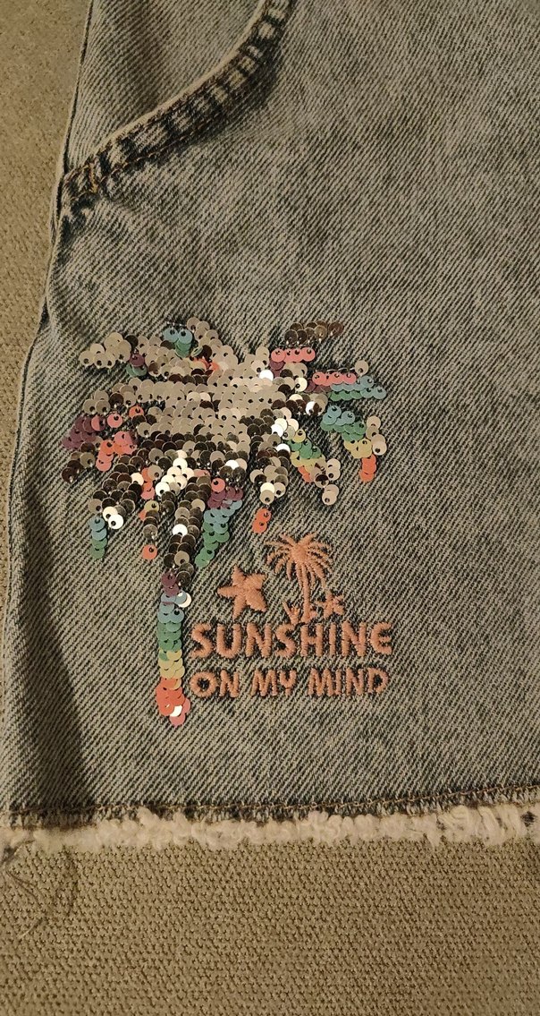 10 11 Yaş Kız Çocuk Nakışlı ve Boncuk Detaylı Gri Mini Kot Şort - Görsel 5