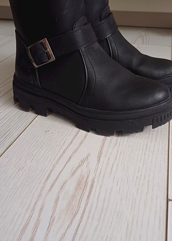 Siyah Deri Tokalı Blok Topuklu Bot - Görsel 2