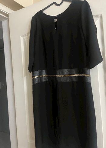 Siyah Kemer Detaylı Uzun Kadın Gece Elbisesi - Görsel 5