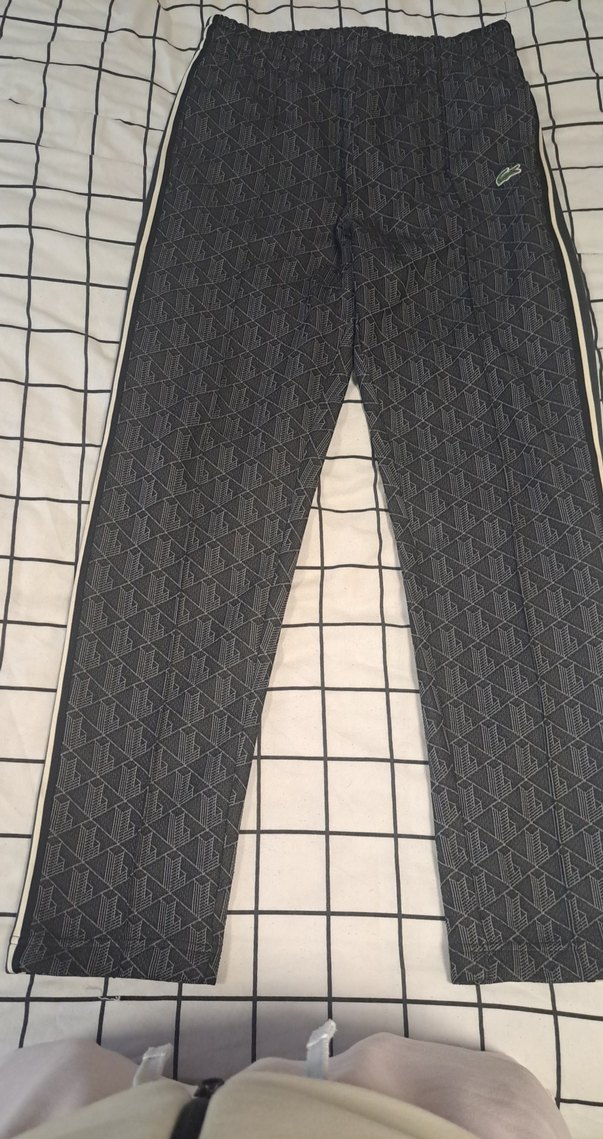 Lacoste antrasit eşofman orjinaldir hiçbir şüpheniz olmasın - Görsel 2