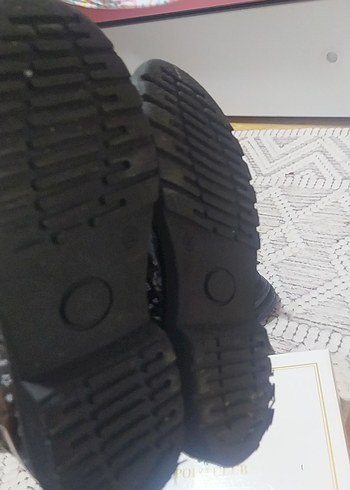 Kızlar için Siyah Desenli Kauçuk Botlar - Görsel 3
