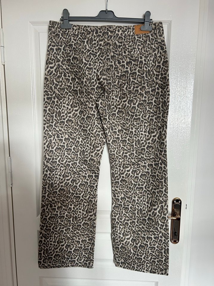 Stradivarius leoparlı kadın pantolon - Görsel 3