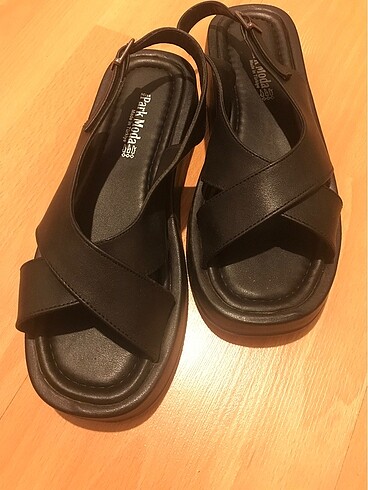 Bayan sandalet klasik