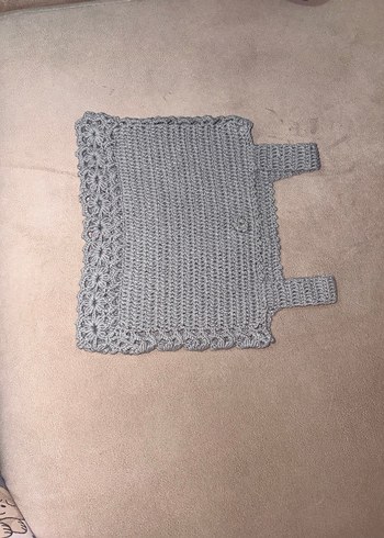 Gri Örgü Bebek Önlüğü - Görsel 2