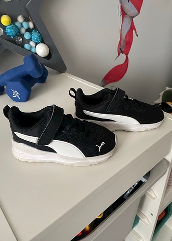 Puma Siyah Erkek Çocuk Spor Ayakkabı - Cırtcırtlı