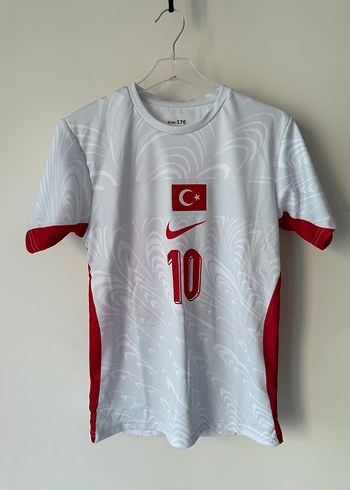 Beyaz Türkiye şortlu ARDA GÜLER forması