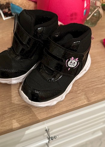 Kız Çocuk Siyah Renkli Işıklı Spor Ayakkabı - Görsel 2