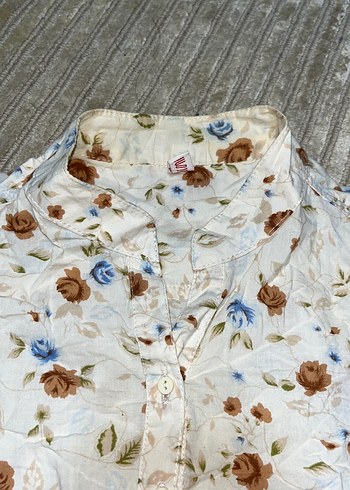 Çiçek Desenli Kısa Kollu Kadın Gömlek - Görsel 3