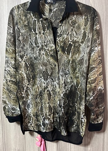 Düğmeli Yılan Desenli Gri Kadın Gömlek - Görsel 2