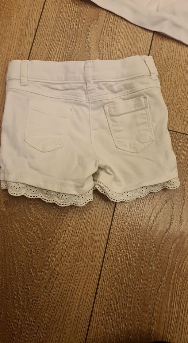 Kız Çocuk Beyaz Dantel Kenarlı Pamuk Şort - Görsel 3