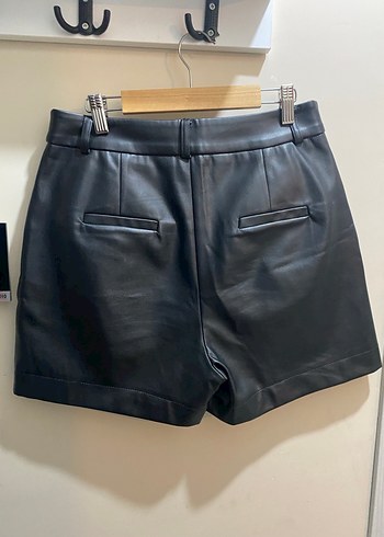 Kadın Siyah Deri  Mini Şort - Görsel 2
