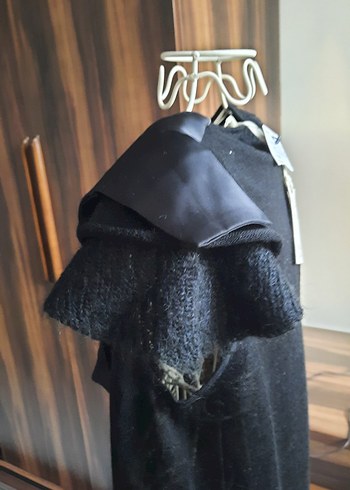 Siyah Kısa Kollu Fitted Bluz - Görsel 4