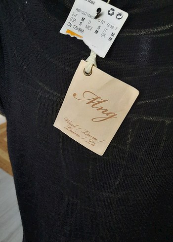 Siyah Kısa Kollu Fitted Bluz - Görsel 3