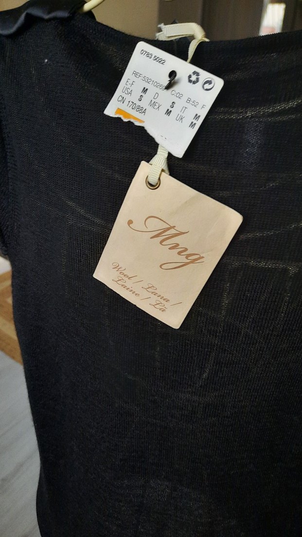 Siyah Kısa Kollu Fitted Bluz - Görsel 3