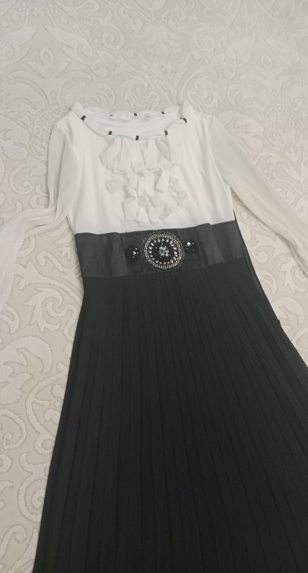 Kadın Siyah beyaz Uzun Piliseli elbise - Görsel 2