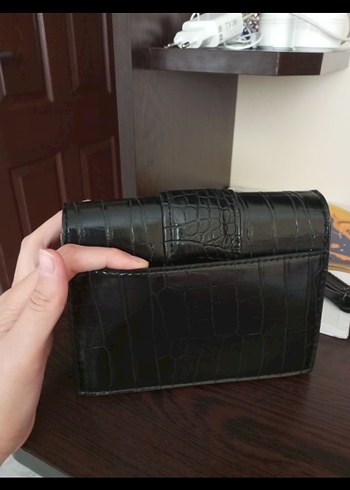 Diğer Klasik Siyah Deri Kabartmalı Kadın Çanta