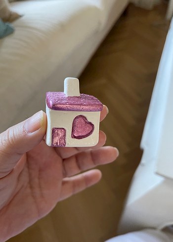 Beden Pastel Pembe Kalp Figürlü Minyatür Ev