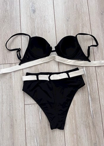 Siyah Beyaz Kemerli Bikini Takımı - Görsel 2
