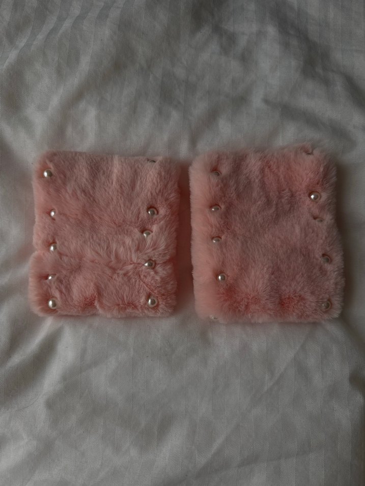 İnci Detaylı Pembe Peluş Eldiven - Görsel 2