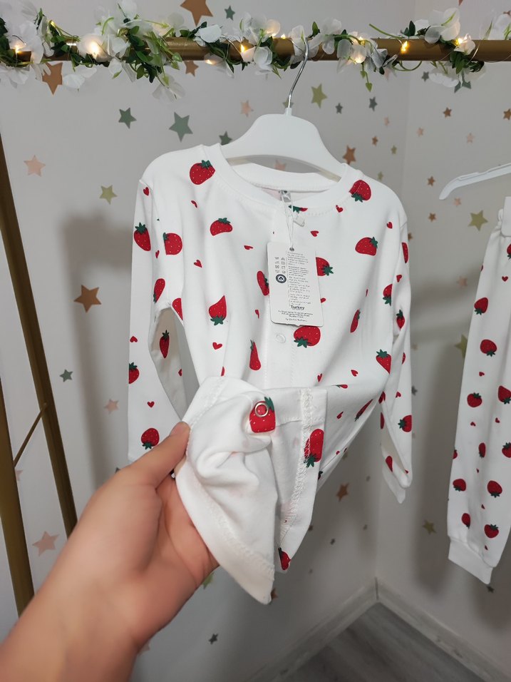 Düğmeli Çilek Baskılı Pijama Takımı - Görsel 3