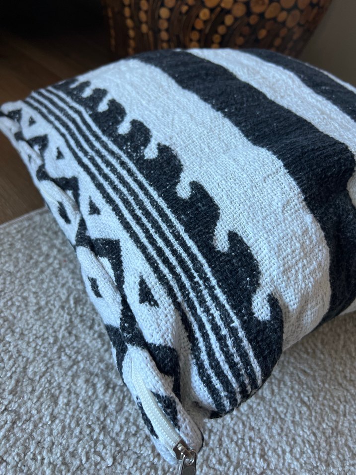 [home&deco] Dokuma Kırlent Kılıfı  Siyah Beyaz - Görsel 5