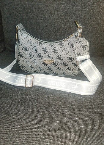 Pembe Baskılı Guess Omuz Çantası - Görsel 3