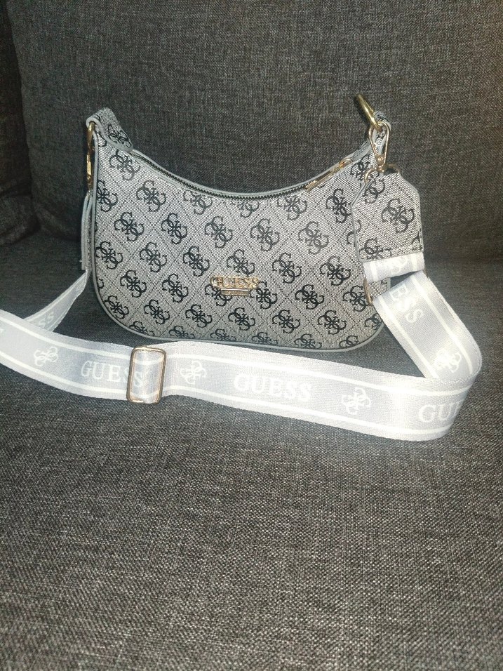 Pembe Baskılı Guess Omuz Çantası - Görsel 3