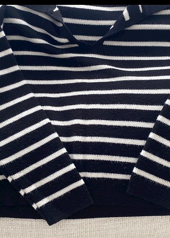 Çizgili Siyah Kadın Triko Kazak bir kez bir ikisaatliğine giyild - Görsel 4