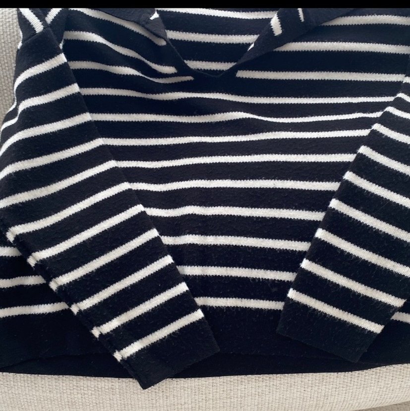 Çizgili Siyah Kadın Triko Kazak bir kez bir ikisaatliğine giyild - Görsel 4