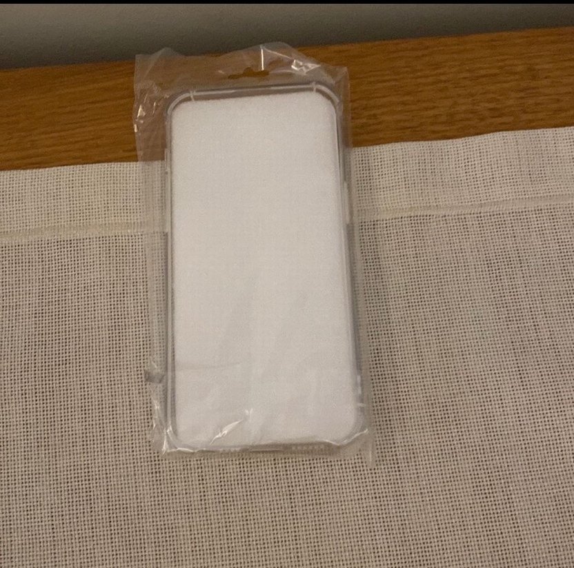 SOFFANY Beyaz 15 Pro Max Uyumlu Fermuarlı Kılıf - Görsel 2