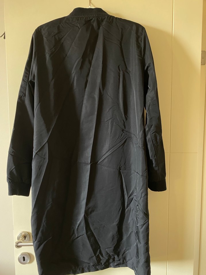 Siyah Uzun Kadın Yağmurluk - Görsel 2