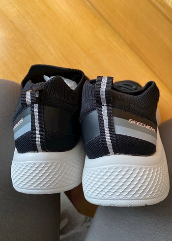 Siyah Elastik Bağcıklı Kadın Spor Ayakkabı - Görsel 5