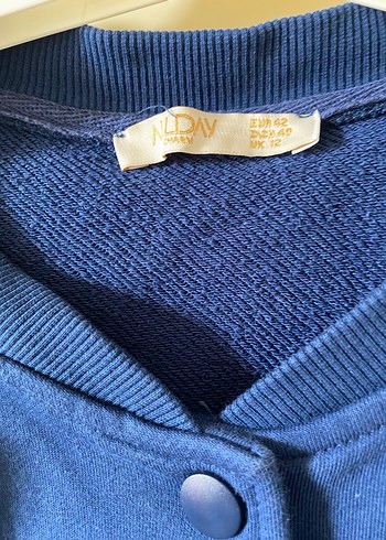 Düğmeli Uzun Mavi Hırka - Görsel 3