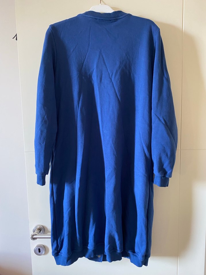 Düğmeli Uzun Mavi Hırka - Görsel 4