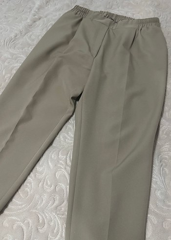 Bej Renkli Kadın Pilili Kumaş Pantolon - Görsel 3