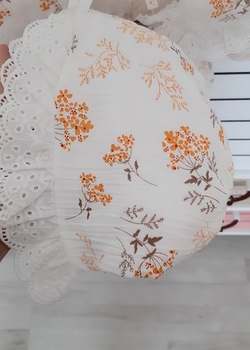 6 Ay Beden Beyaz Çiçekli Fırfırlı Kız Bebek Tulum