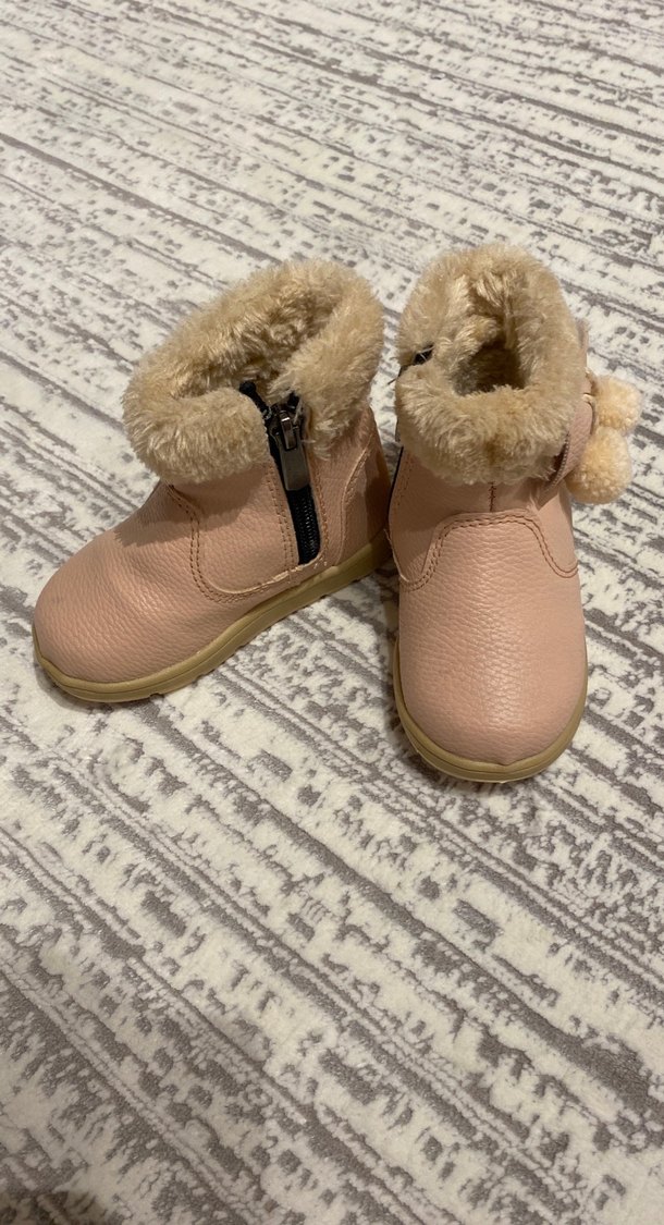 Peluş Detaylı Pembe Kız Çocuk Bot - Görsel 3