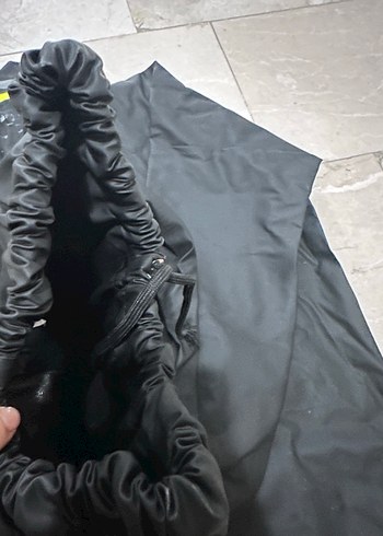 Erkek Siyah Kısa Kollu Fermuarlı Yağmurluk - Görsel 7