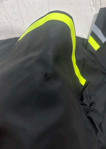 Erkek Siyah Kısa Kollu Fermuarlı Yağmurluk - Görsel 6