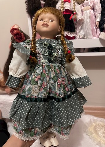 Gri Elbiseli Saç Örgülü Bebek - Görsel 3