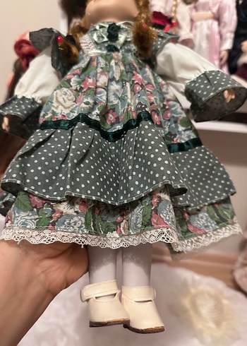 Gri Elbiseli Saç Örgülü Bebek - Görsel 5