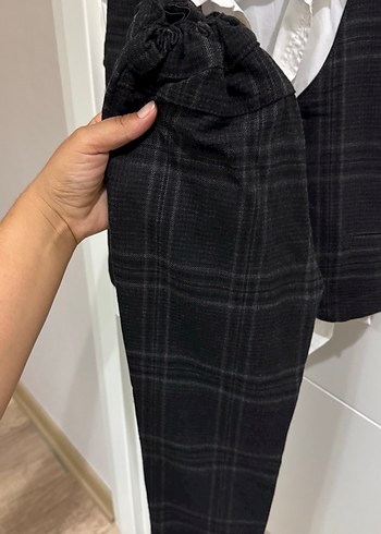 Düğmeli Çocuk Yelek ve Beyaz Gömlek Takımı - Görsel 4